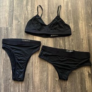 ⚡️ONE WEEK LEFT BEFORE DONATION⚡️ Somi Versatile Undie/ Swim Set for Travel